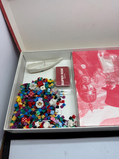 Vintage 1986 Parker Brothers Super Risk Master Board Game Spanish