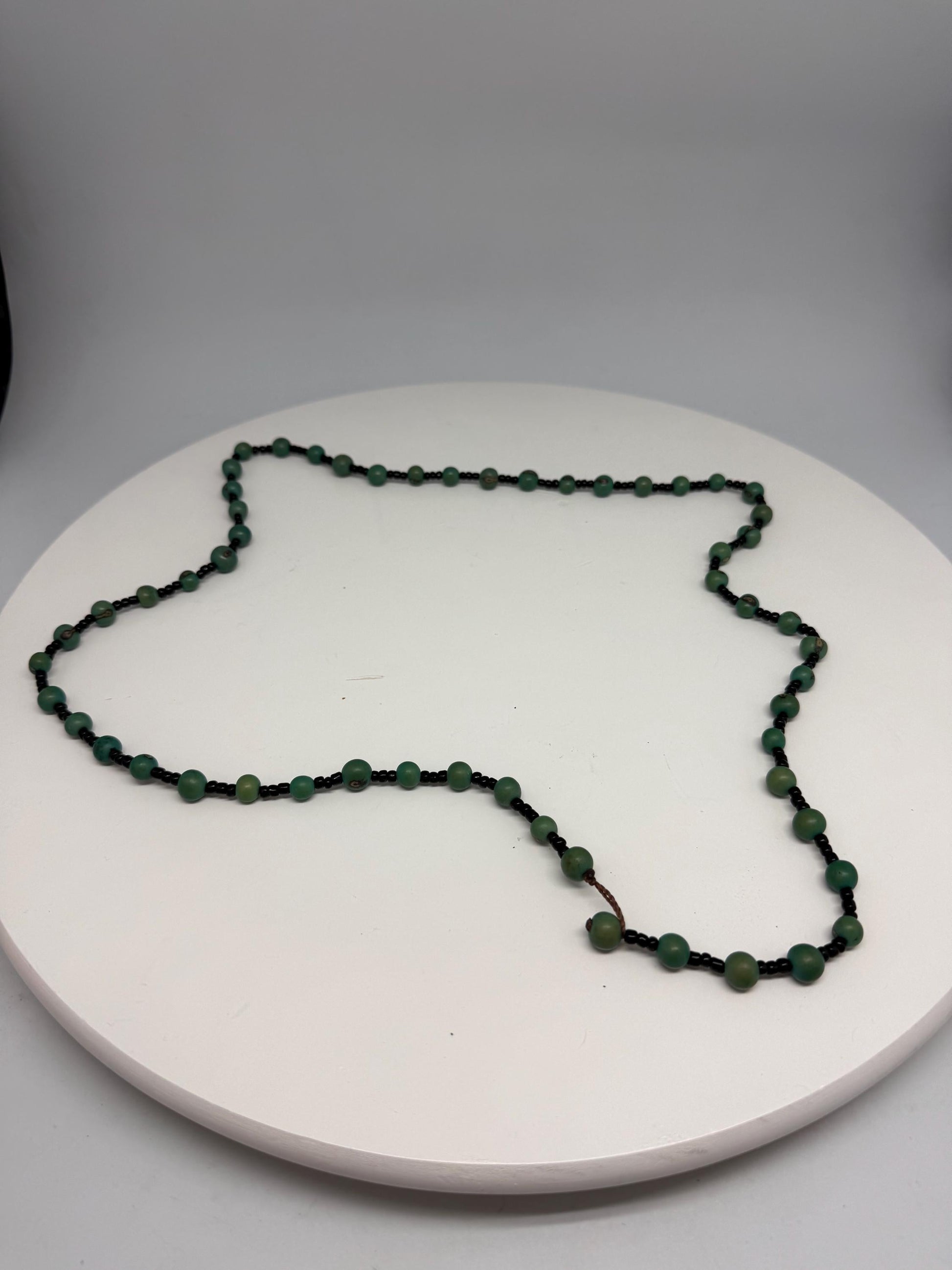 Vintage Green Beaded Seed Necklace — additional view 7