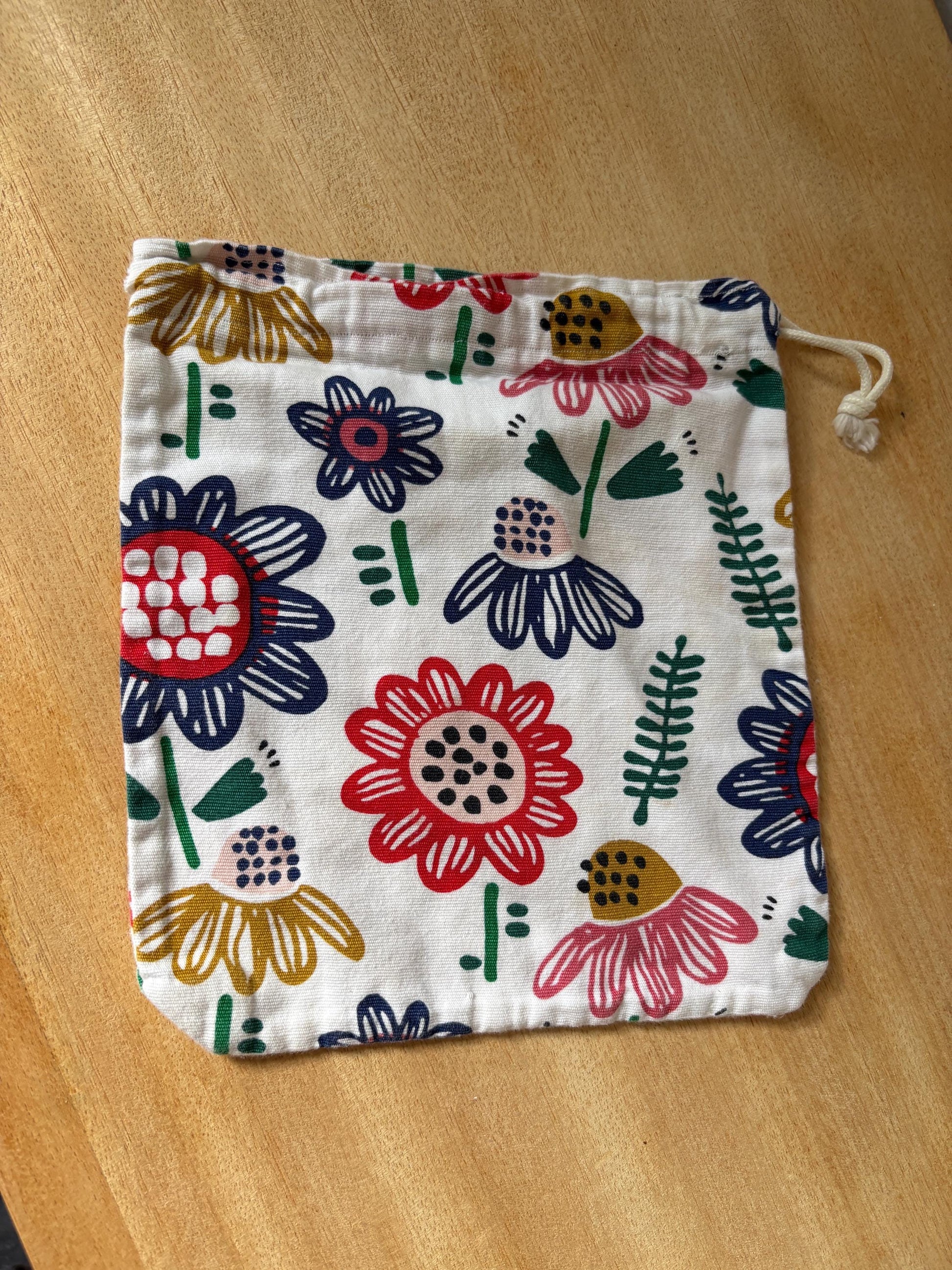 Floral Organic Cotton Drawstring Pouch — detail