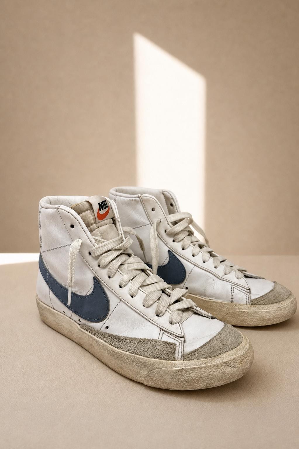 Women’s Nike White Blue High-Top Sneakers – EU 37.5 UK 4 – Distressed Pre-Owned Trainers