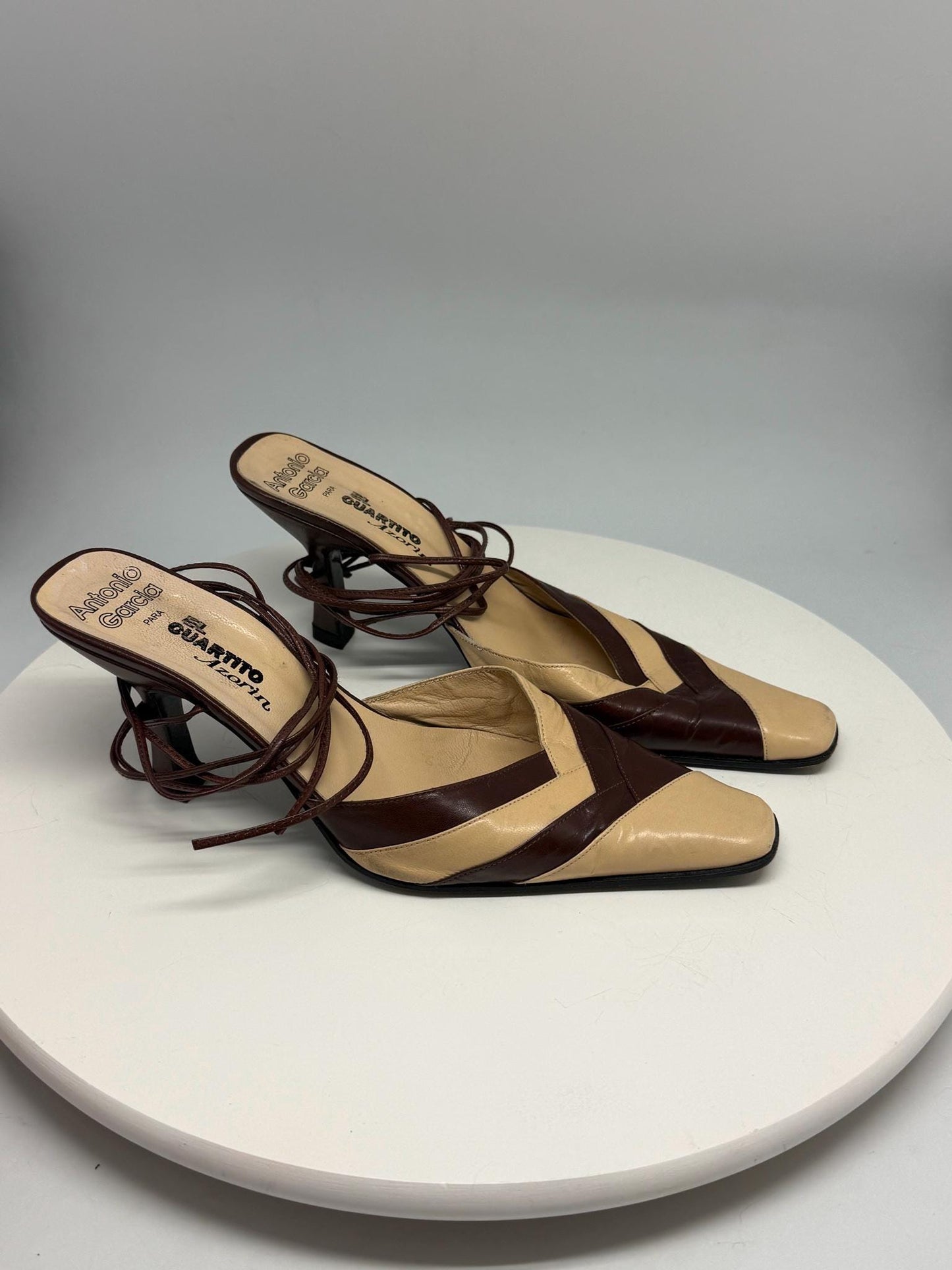 Vintage Antonio Garcia Leather Pumps EU 39 | Brown & Cream Y2K Lace-Up Heels | Pointed Toe Spanish Shoes | Artesania Elda