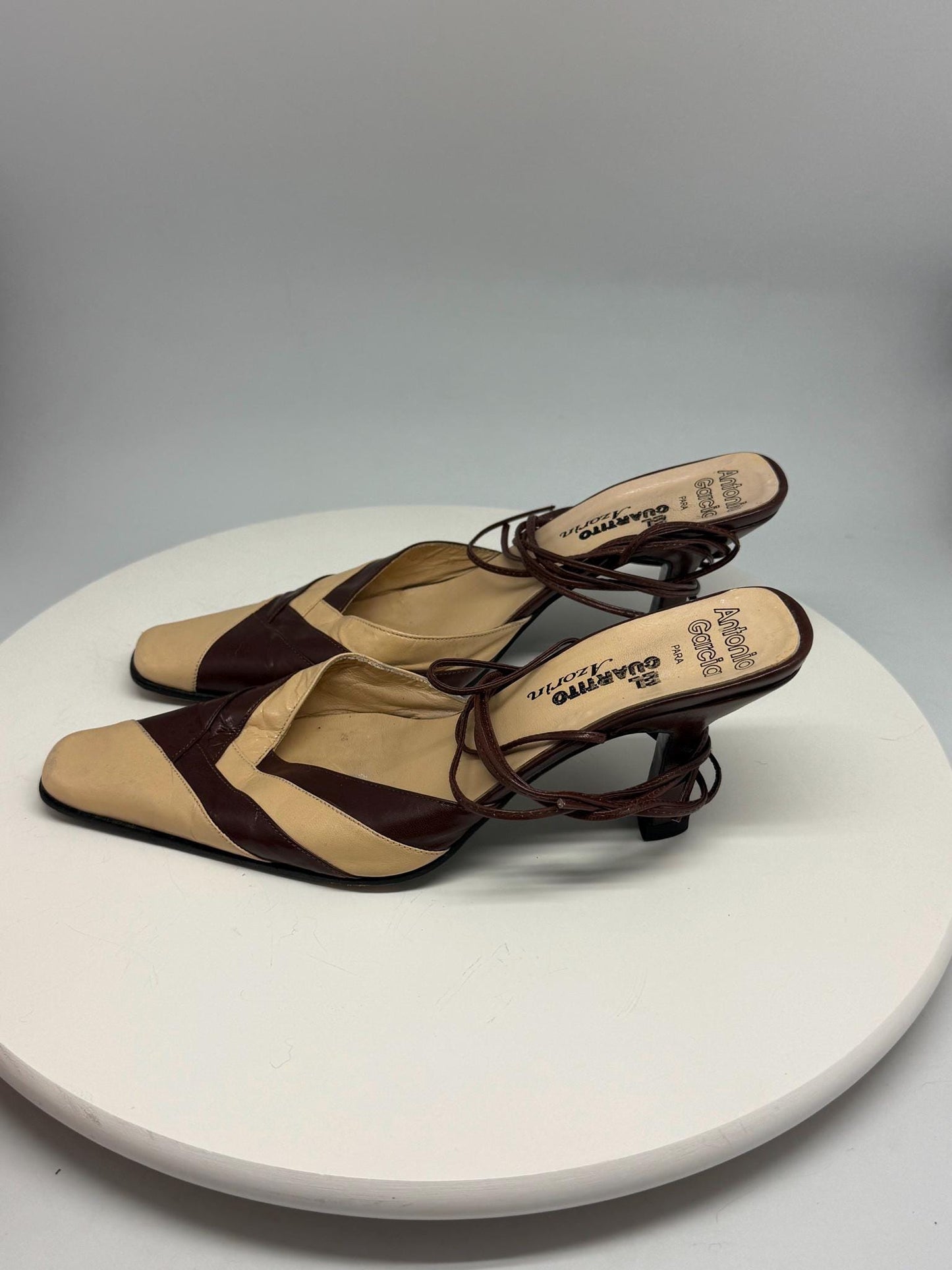 Vintage Antonio Garcia Leather Pumps EU 39 | Brown & Cream Y2K Lace-Up Heels | Pointed Toe Spanish Shoes | Artesania Elda