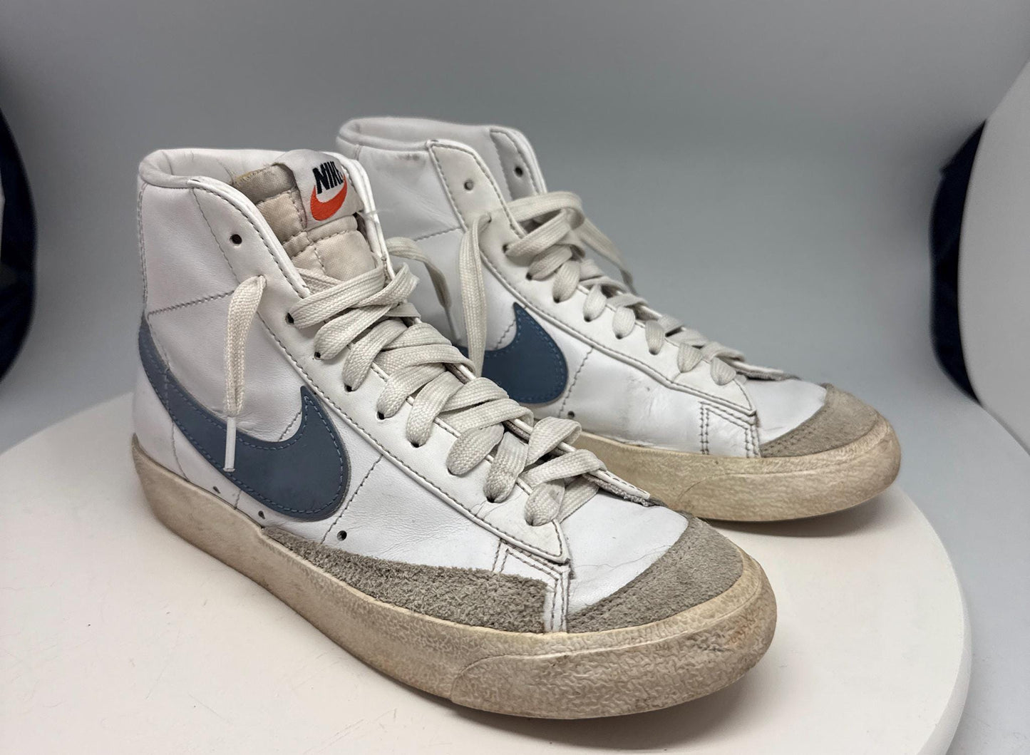 Women’s Nike White Blue High-Top Sneakers – EU 37.5 UK 4 – Distressed Pre-Owned Trainers