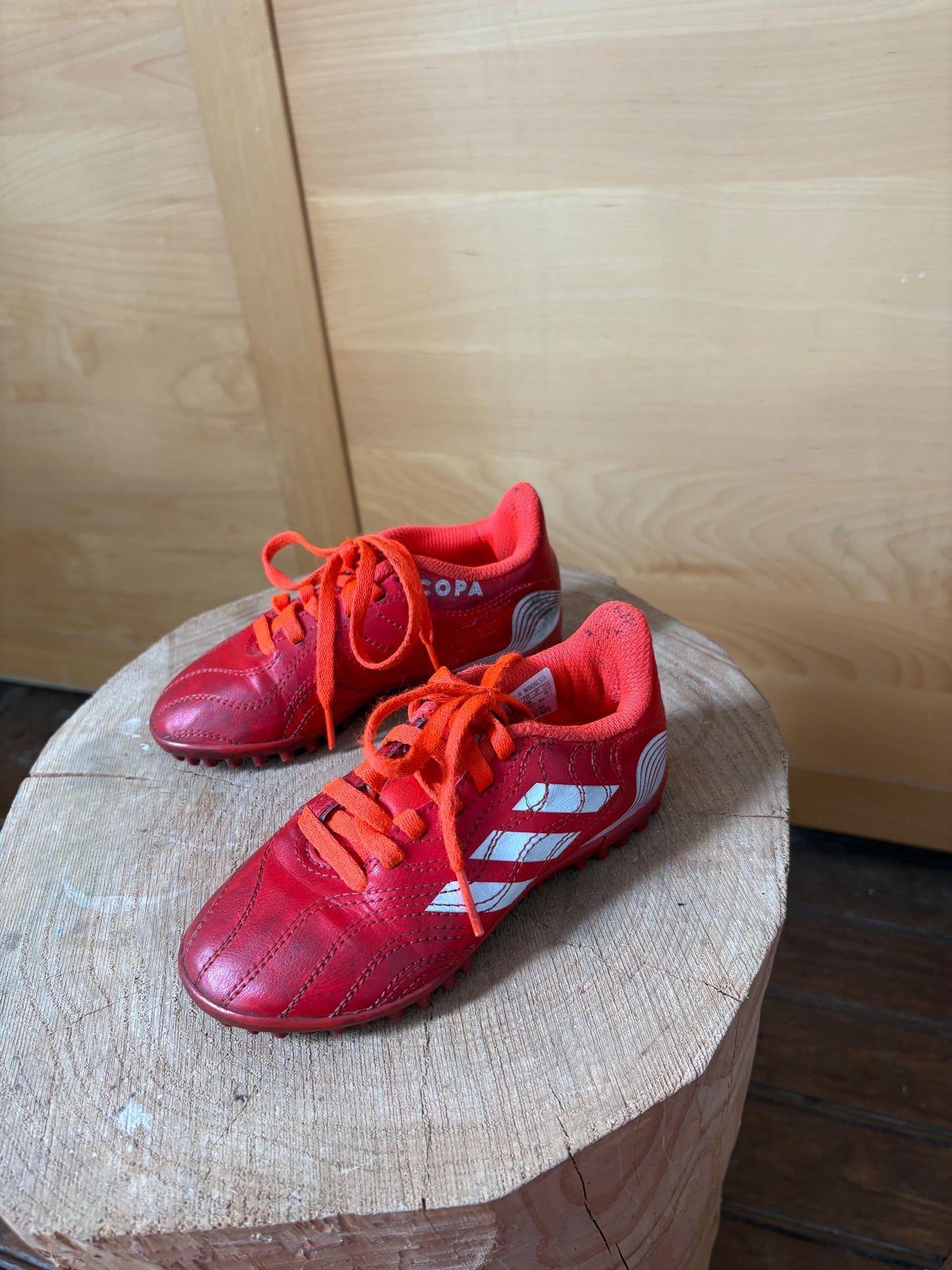 Adidas Kids Football Boots UK 10, Red Soccer Cleats, Junior Football Shoes EU 28, Training Boots, Sports Shoes, Secondhand