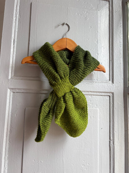 Vintage Wool Scarf, Green Knit Winter Scarf, Waldorf Child Scarf, Sustainable outlander Wool Neck Warmer, Handmade Style, Unisex