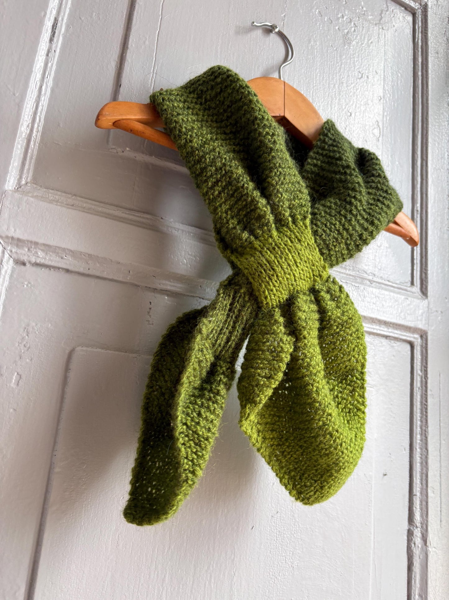 Vintage Wool Scarf, Green Knit Winter Scarf, Waldorf Child Scarf, Sustainable outlander Wool Neck Warmer, Handmade Style, Unisex