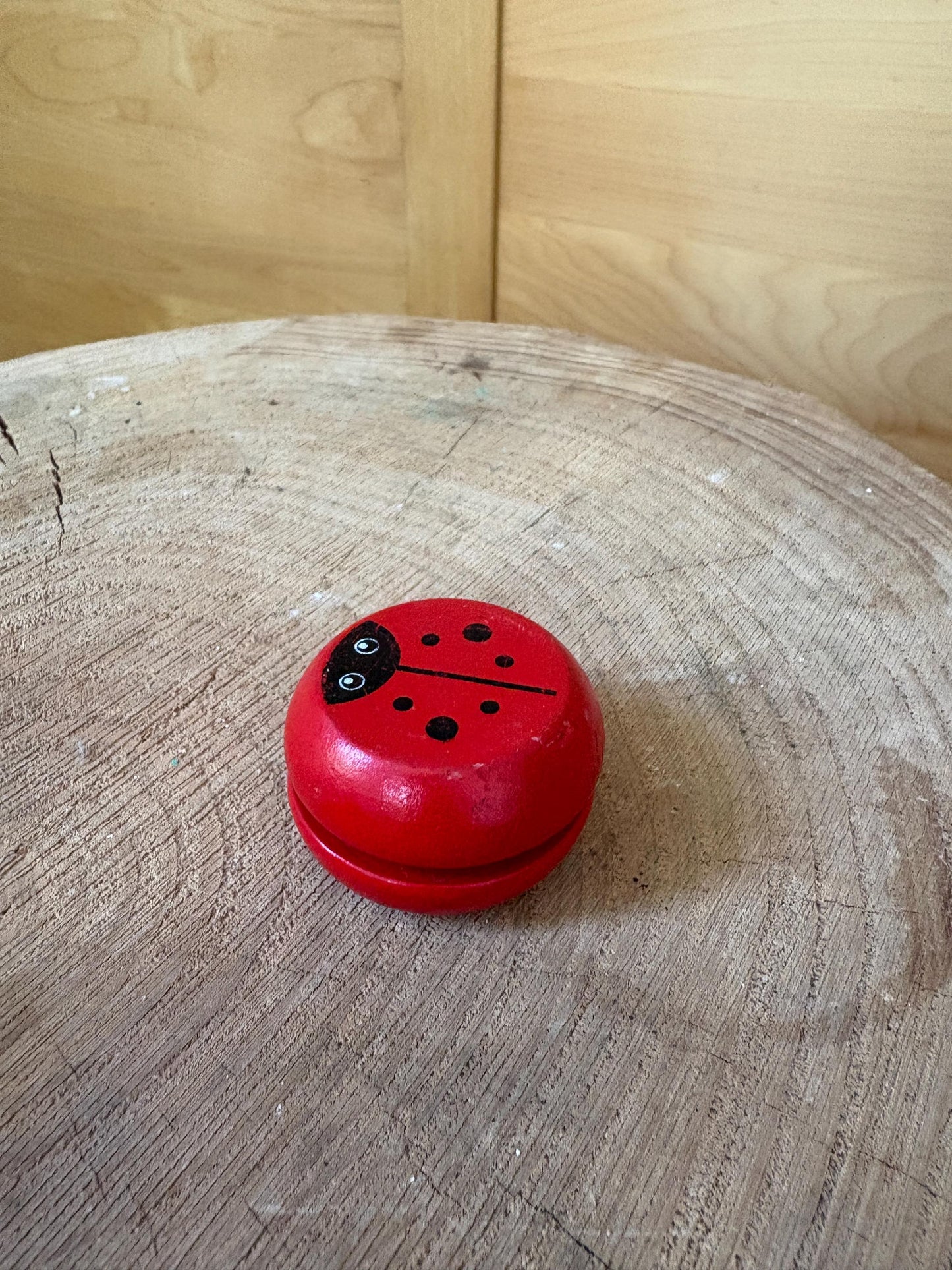 Wooden Ladybug yoyo Toy, Red Painted Ladybird Disc, 5 cm, Secondhand Collectible, Small Nature Toy