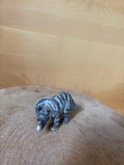 Schleich Triceratops Dinosaur Figure 73527, Kids Toy, Vintage Pre-Loved Dinosaur, 12.5 cm, Collectable Animal Figure