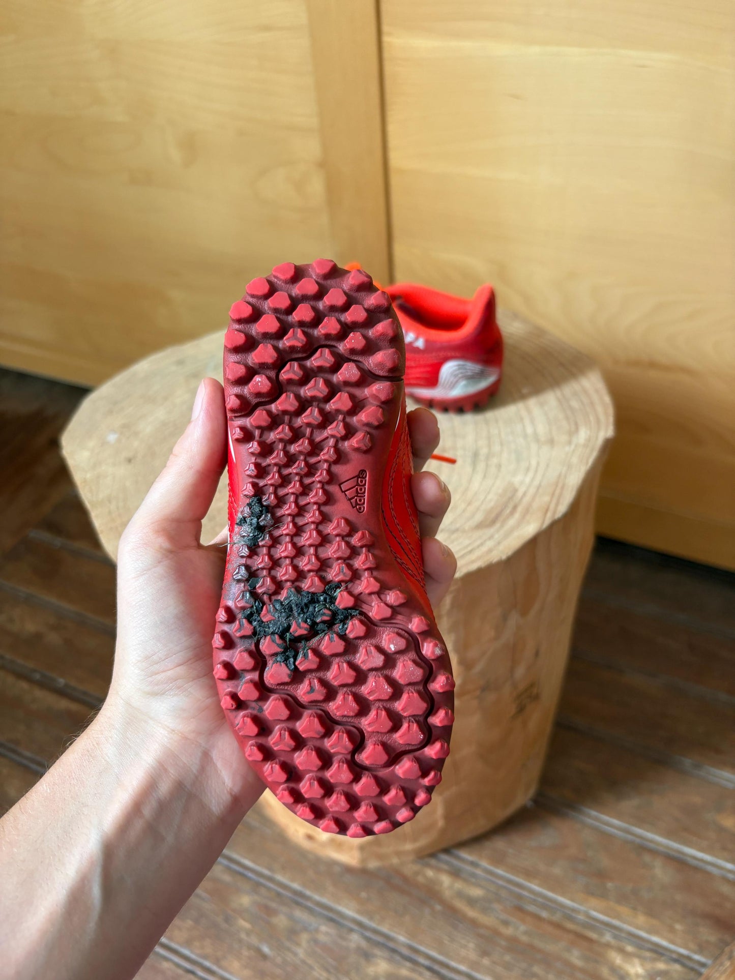 Adidas Kids Football Boots UK 10, Red Soccer Cleats, Junior Football Shoes EU 28, Training Boots, Sports Shoes, Secondhand