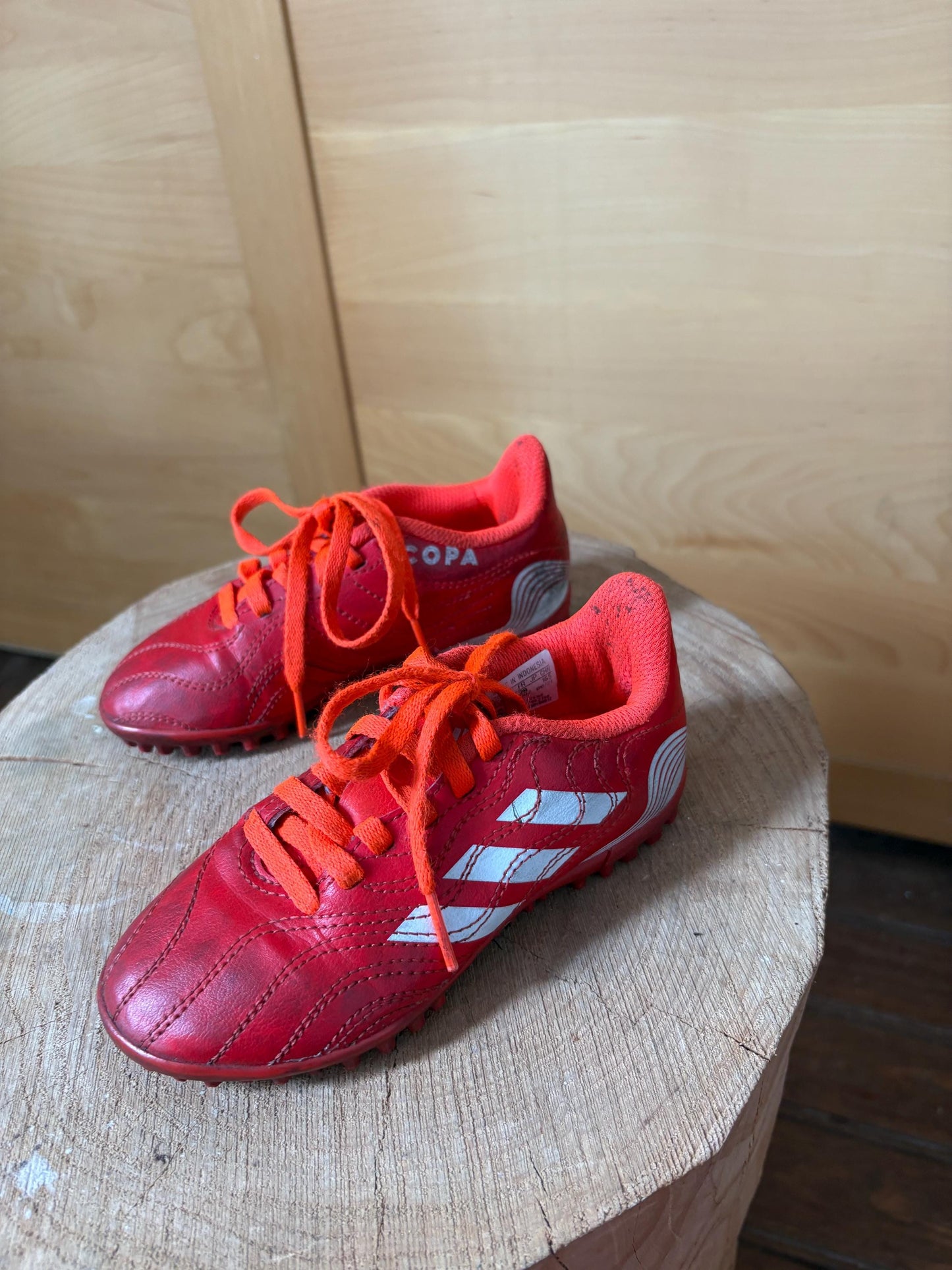 Adidas Kids Football Boots UK 10, Red Soccer Cleats, Junior Football Shoes EU 28, Training Boots, Sports Shoes, Secondhand
