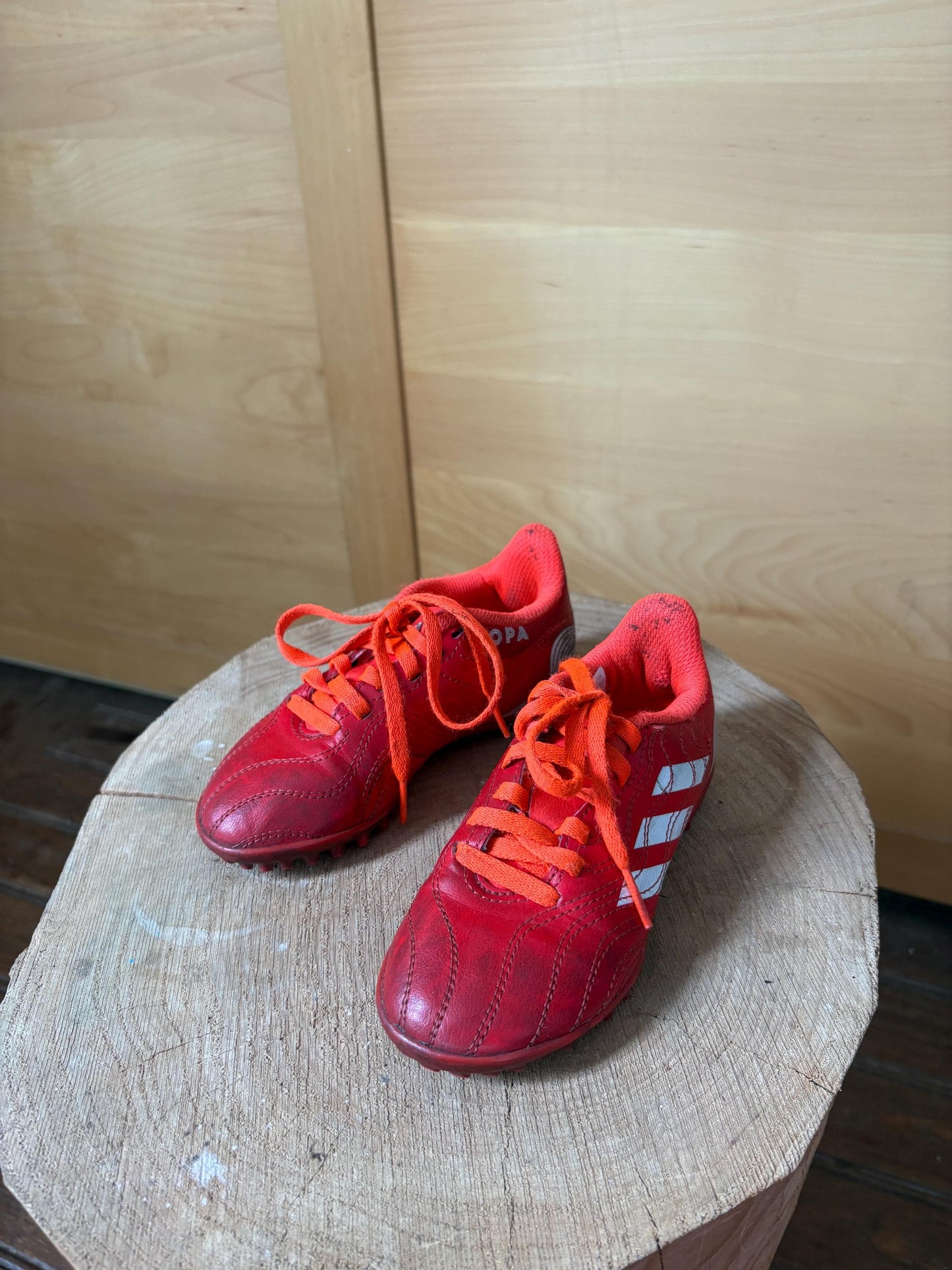 Adidas Kids Football Boots UK 10, Red Soccer Cleats, Junior Football Shoes EU 28, Training Boots, Sports Shoes, Secondhand