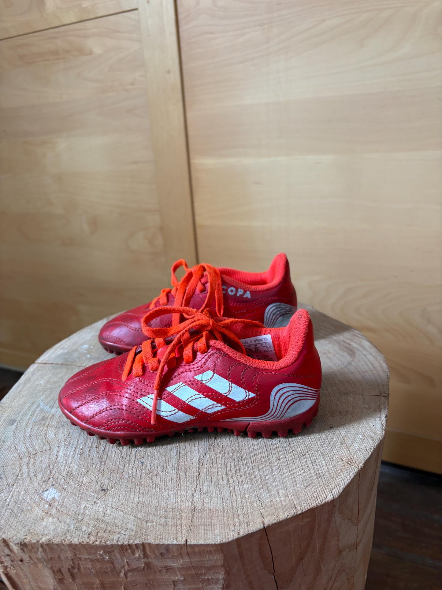 Adidas Kids Football Boots UK 10, Red Soccer Cleats, Junior Football Shoes EU 28, Training Boots, Sports Shoes, Secondhand