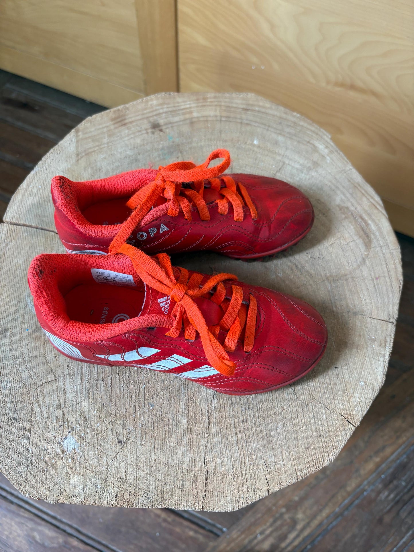 Adidas Kids Football Boots UK 10, Red Soccer Cleats, Junior Football Shoes EU 28, Training Boots, Sports Shoes, Secondhand