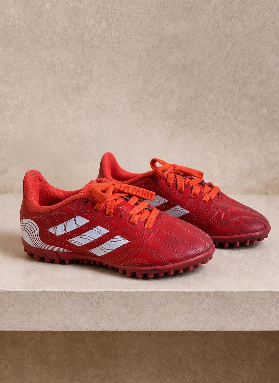 Adidas Kids Football Boots UK 10, Red Soccer Cleats, Junior Football Shoes EU 28, Training Boots, Sports Shoes, Secondhand