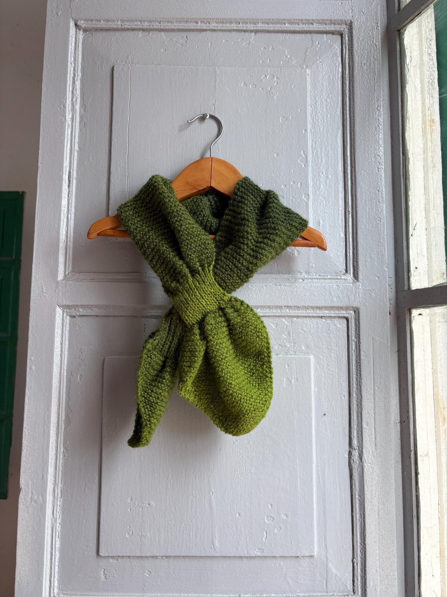 Vintage Wool Scarf, Green Knit Winter Scarf, Waldorf Child Scarf, Sustainable outlander Wool Neck Warmer, Handmade Style, Unisex
