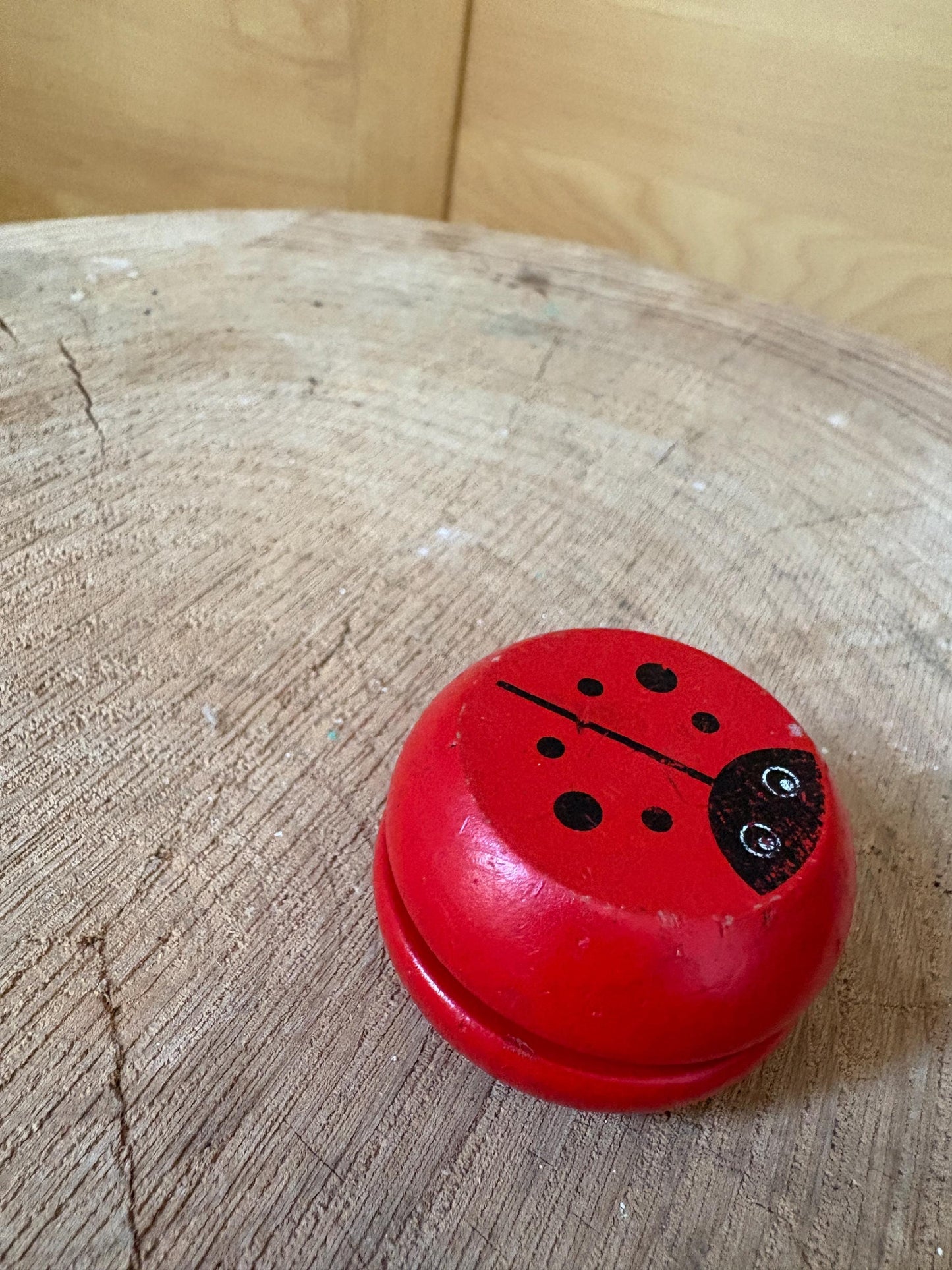 Wooden Ladybug yoyo Toy, Red Painted Ladybird Disc, 5 cm, Secondhand Collectible, Small Nature Toy