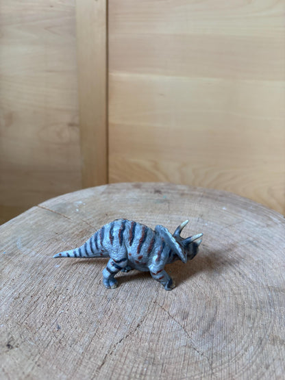 Schleich Triceratops Dinosaur Figure 73527, Kids Toy, Vintage Pre-Loved Dinosaur, 12.5 cm, Collectable Animal Figure