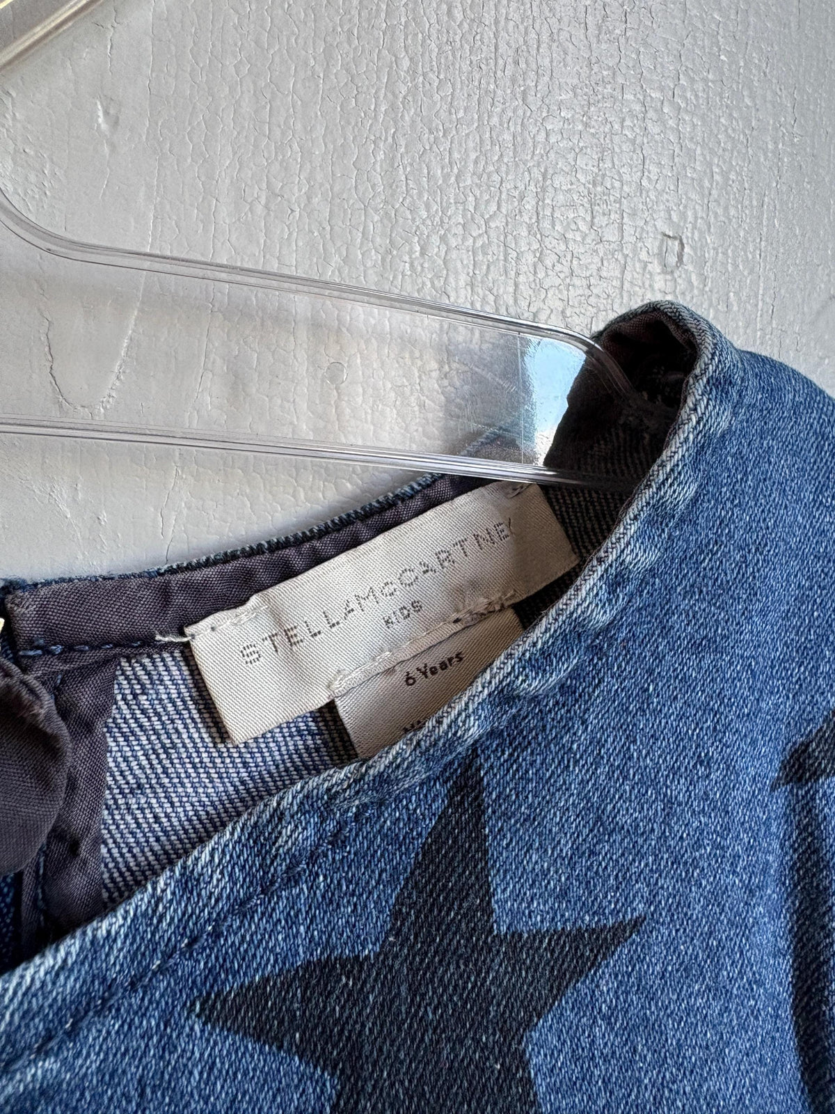 Stella McCartney Kids Star Print Denim Dress — additional view 7