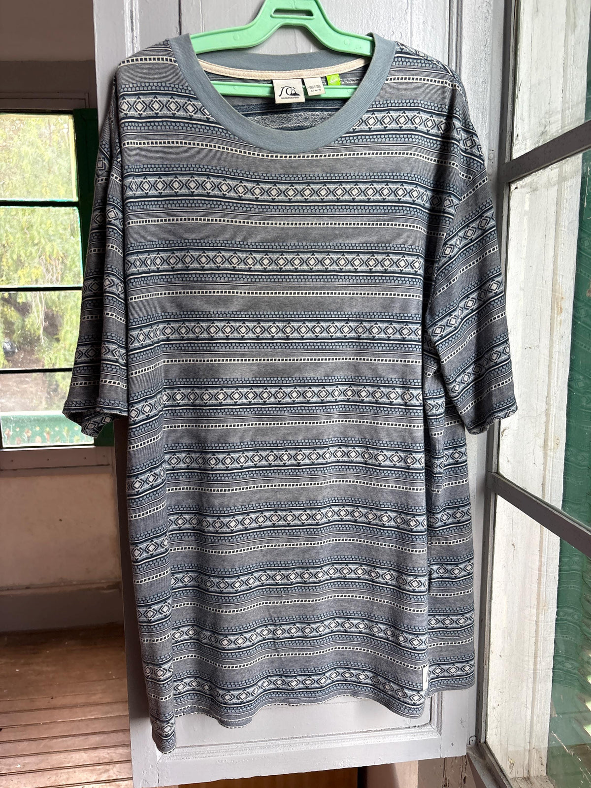 Vintage Quiksilver Tribal Stripe T Shirt, Men's Surf Tee, Festival Shirt, Y2K Skate T Shirt, Size L