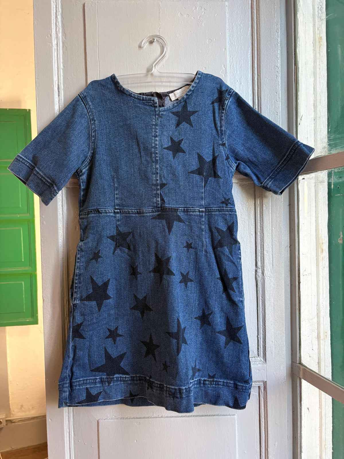 Stella McCartney Kids Star Print Denim Dress — detail