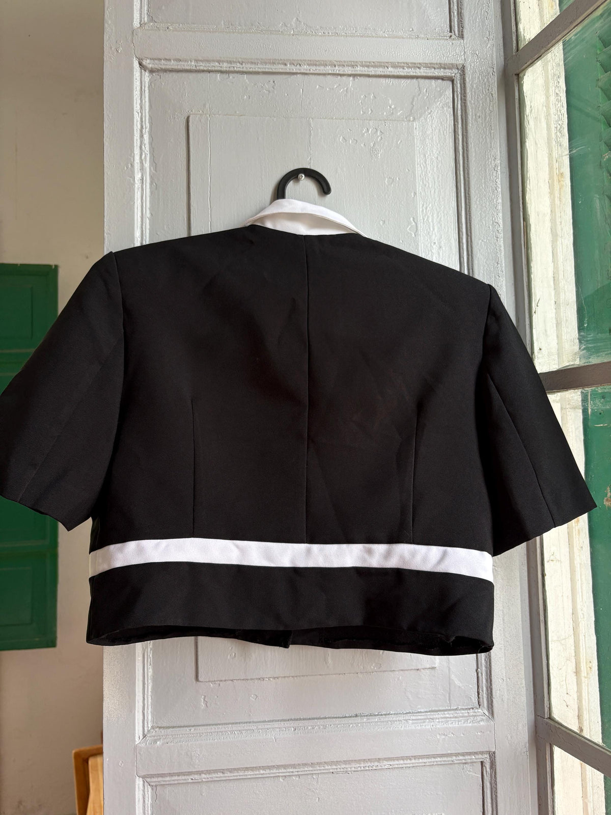 Vintage Cropped Mod Blouse, Black & White Retro Top, Padded Shoulders, Cropped Statement Blouse, Women's S