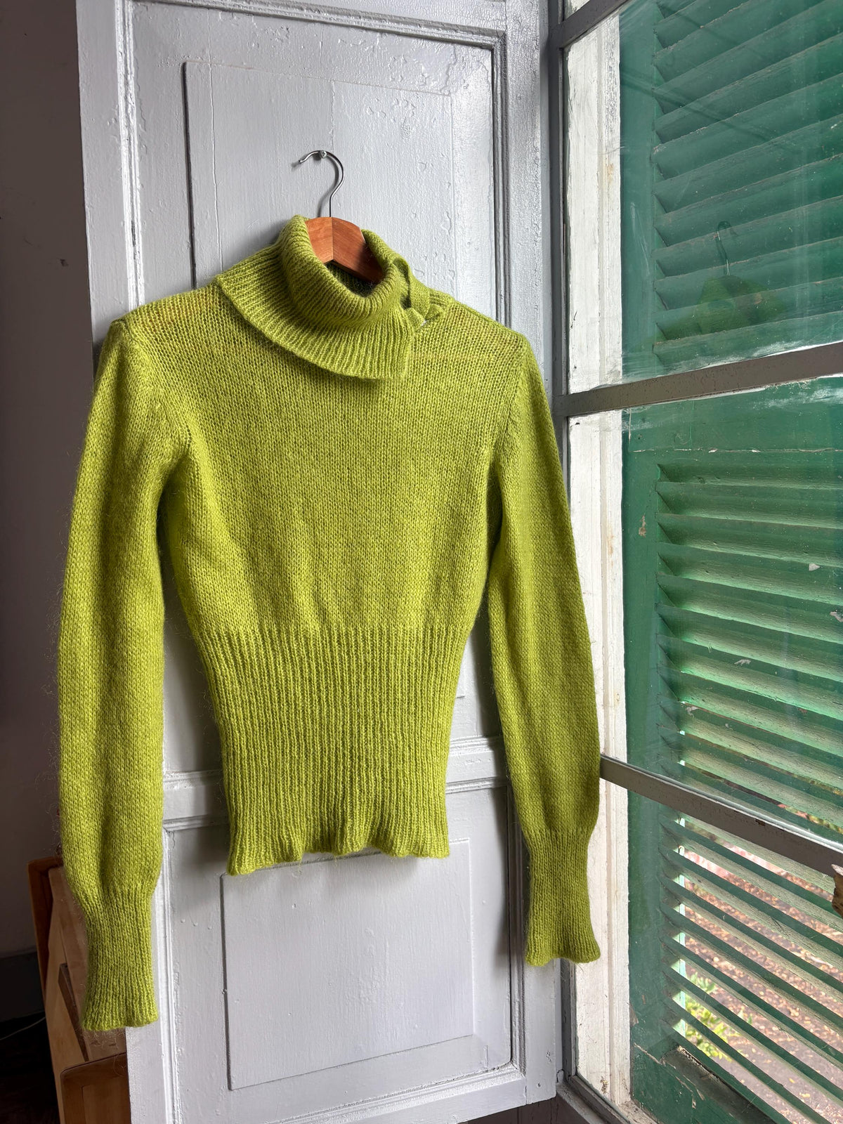 Sisley Lime Green Mohair Blend Turtleneck Sweater, Made in Italy, Y2K Fitted Knit, Pistachio Green Jumper