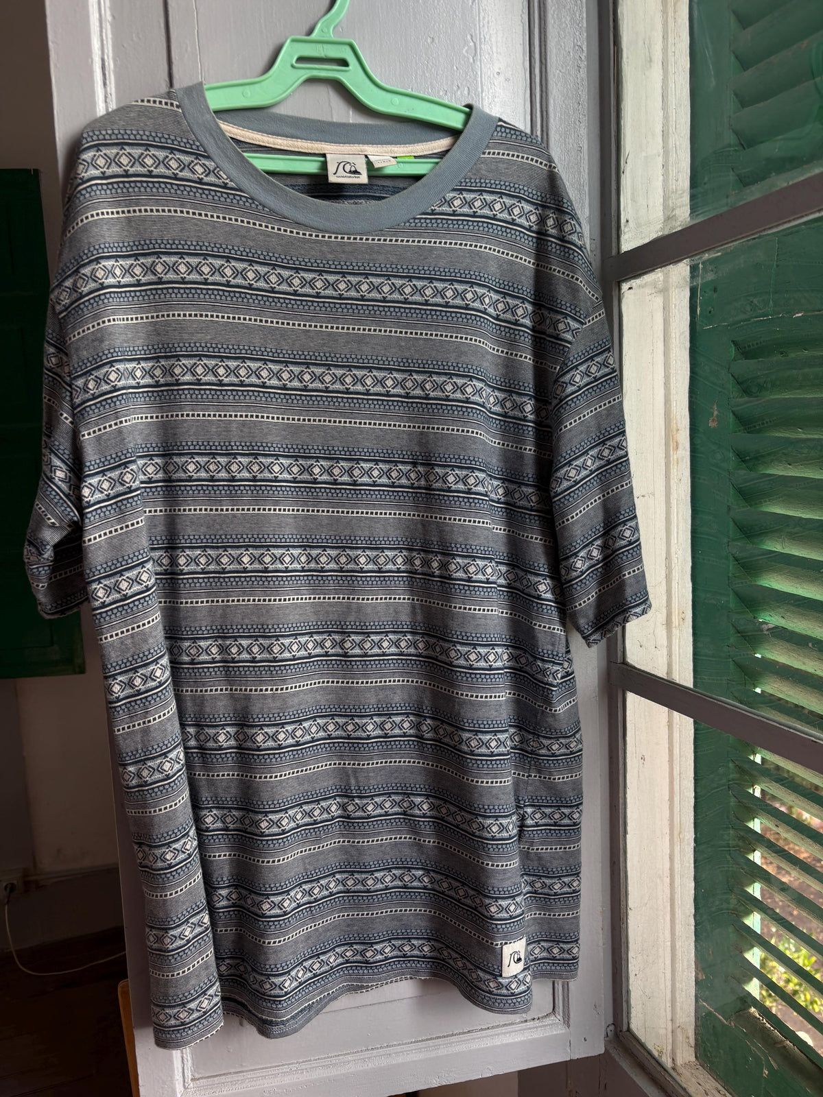 Vintage Quiksilver Tribal Stripe T Shirt, Men's Surf Tee, Festival Shirt, Y2K Skate T Shirt, Size L