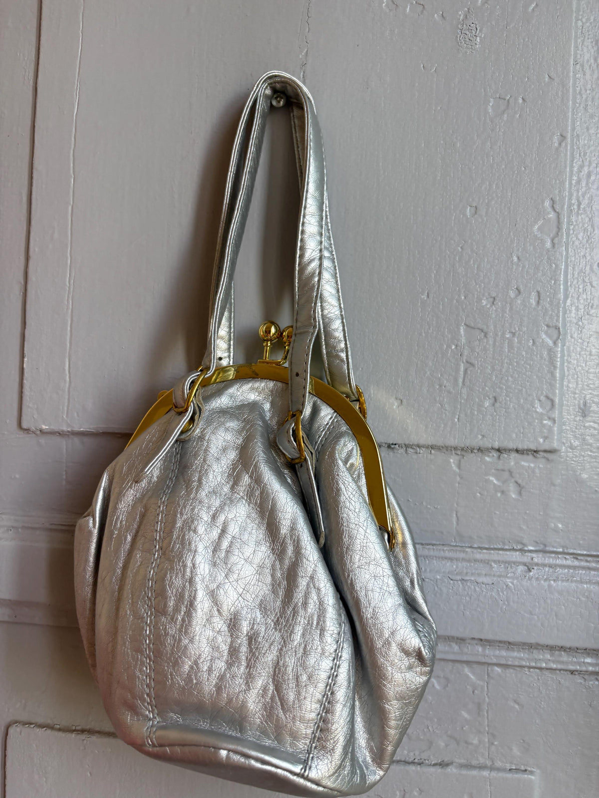 Vintage Silver Kiss Lock Handbag, Metallic Faux Leather Purse, Y2K Shoulder Bag, Retro Evening Bag, Small Women's Handbag