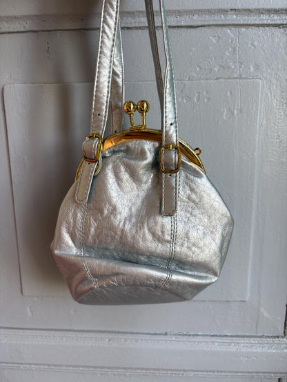 Vintage Silver Kiss Lock Handbag, Metallic Faux Leather Purse, Y2K Shoulder Bag, Retro Evening Bag, Small Women's Handbag