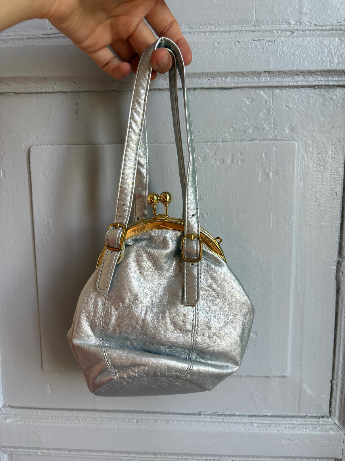 Vintage Silver Kiss Lock Handbag, Metallic Faux Leather Purse, Y2K Shoulder Bag, Retro Evening Bag, Small Women's Handbag