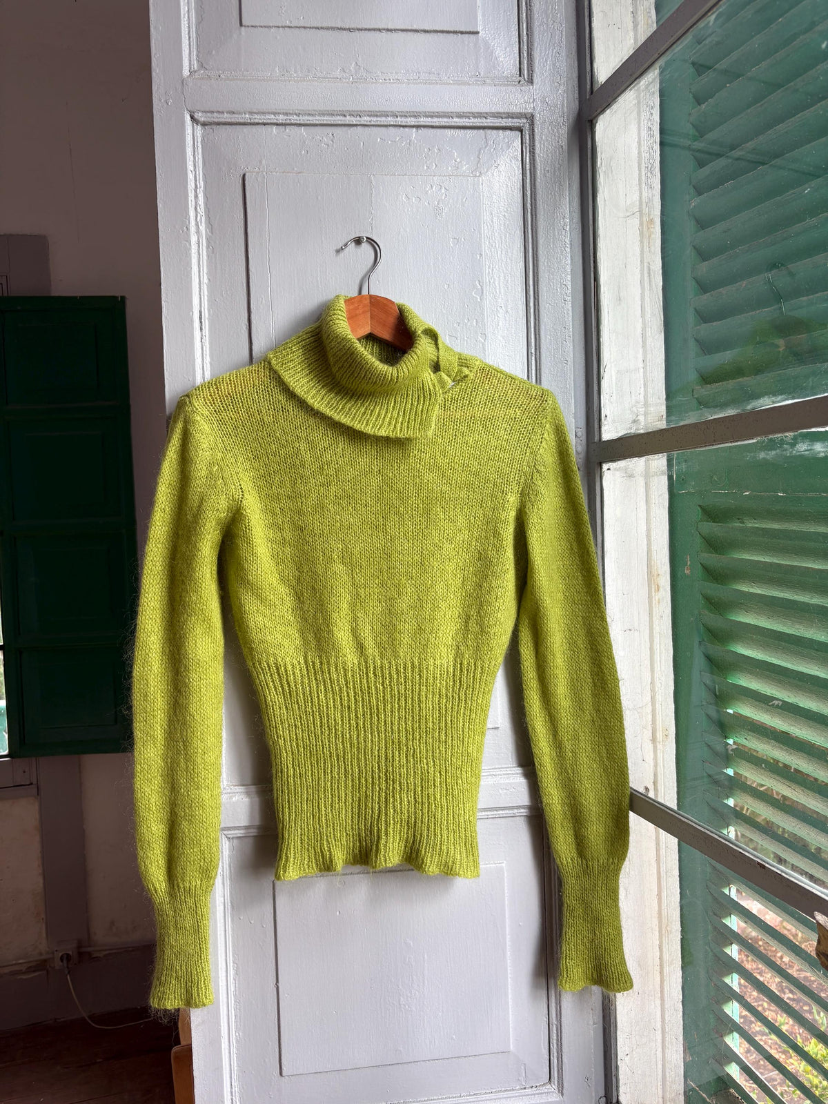 Sisley Lime Green Mohair Blend Turtleneck Sweater, Made in Italy, Y2K Fitted Knit, Pistachio Green Jumper