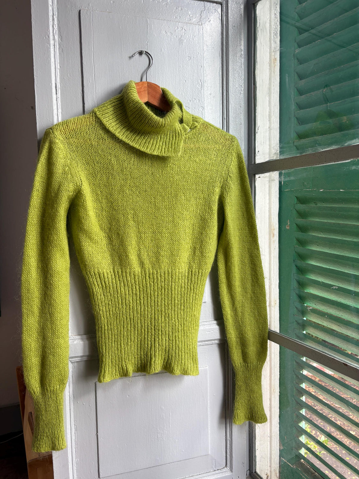 Sisley Lime Green Mohair Blend Turtleneck Sweater, Made in Italy, Y2K Fitted Knit, Pistachio Green Jumper