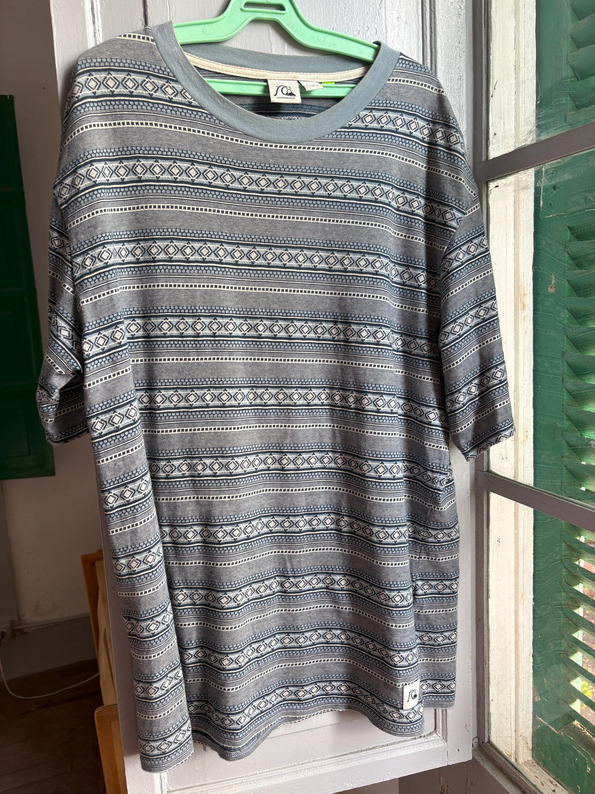Vintage Quiksilver Tribal Stripe T Shirt, Men's Surf Tee, Festival Shirt, Y2K Skate T Shirt, Size L