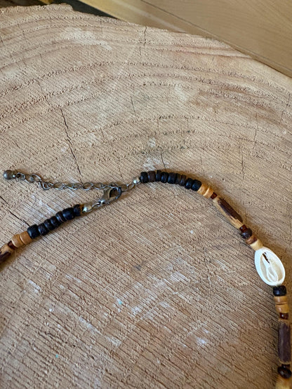 Vintage Cowrie Shell Necklace, Beach Boho Necklace, Hawaiian Style Shell Pendant, Surfer Jewelry, Festival Necklace, Unisex Summer Accessory