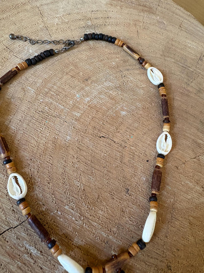 Vintage Cowrie Shell Necklace, Beach Boho Necklace, Hawaiian Style Shell Pendant, Surfer Jewelry, Festival Necklace, Unisex Summer Accessory