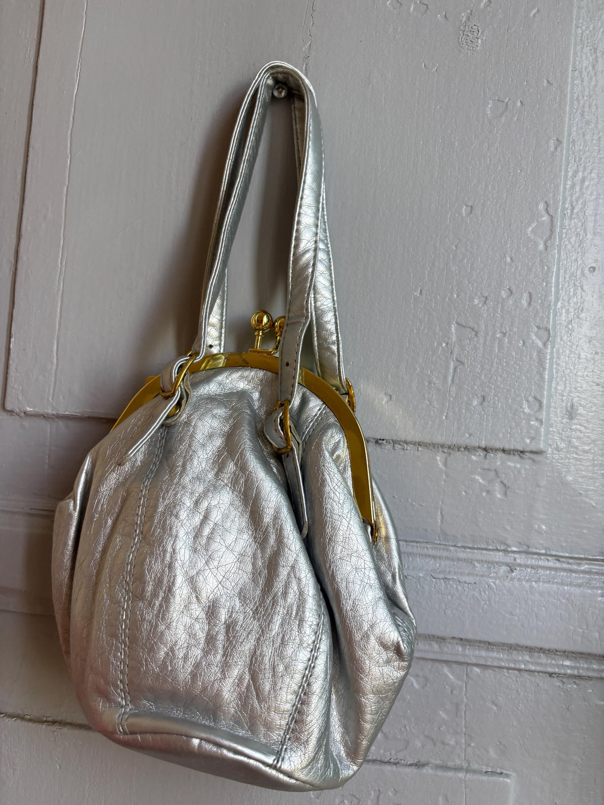 Vintage Silver Kiss Lock Handbag, Metallic Faux Leather Purse, Y2K Shoulder Bag, Retro Evening Bag, Small Women's Handbag