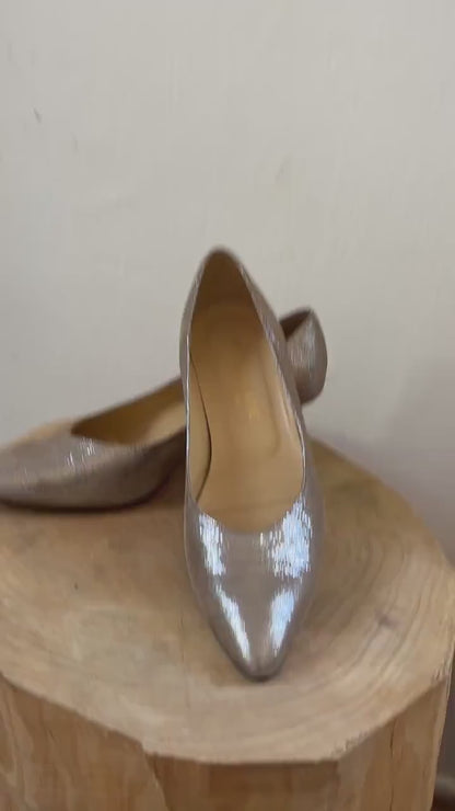 Vintage BRUNATE Gold Leather low Heels – Elegant wedding dress Italian Design pumps, EU 40