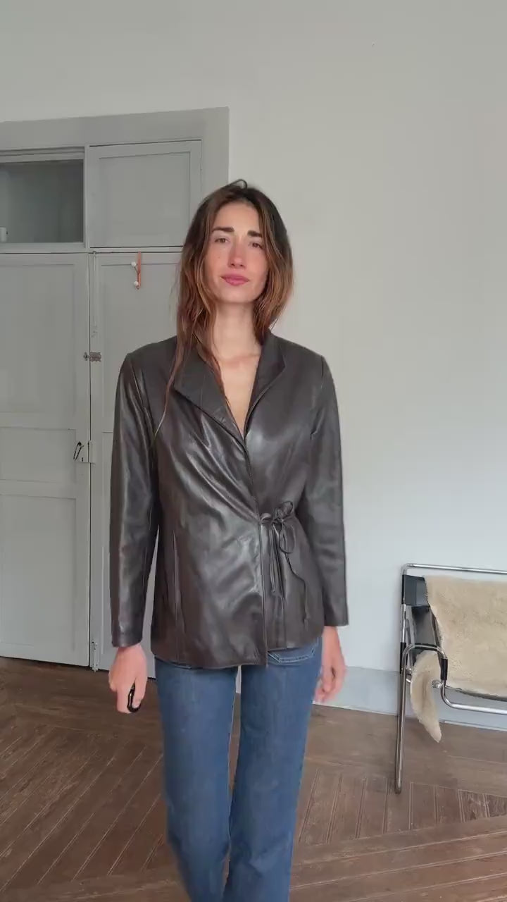 Vintage Casa Lopez leather jacket – genuine sheep leather, brown wrap blazer style, tag size M, soft lining, timeless fit