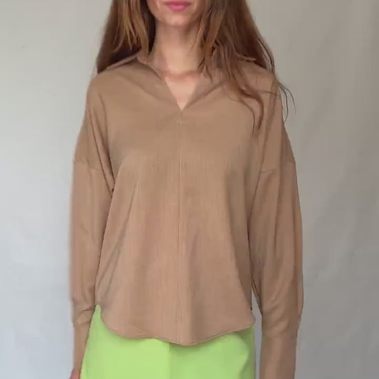 Adolfo Domínguez loose fit shirt in earthy tan light brown, oversized chic minimalist style, secondhand size M