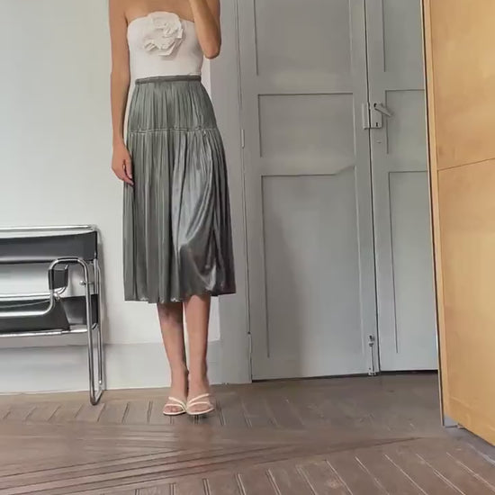 Silver festive midi skirt, High waist vintage metallic pleated skirt, News years eve and Christmass outfit,  Elegant Evening Wear, Size S