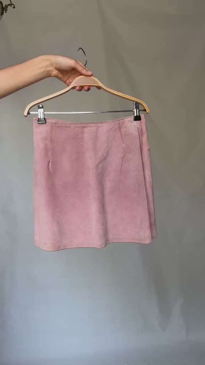 Vintage Gapelle pink suede mini skirt, Petite body frame mini skirt, genuine leather, A line fit, minimalist chic, Size US XXXS