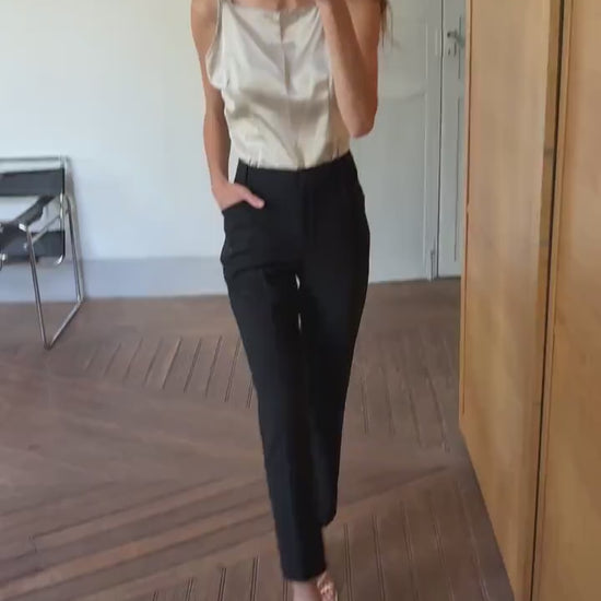 Vintage woman trousers by Jones, Black tailored luxury fit minimalist pants, Dark Academia aesthetic, size S