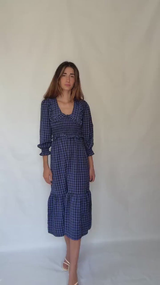 Vintage gingham cotton blend maxi dress with shirred waist and statement collar – navy cottagecore check prairie look US XS