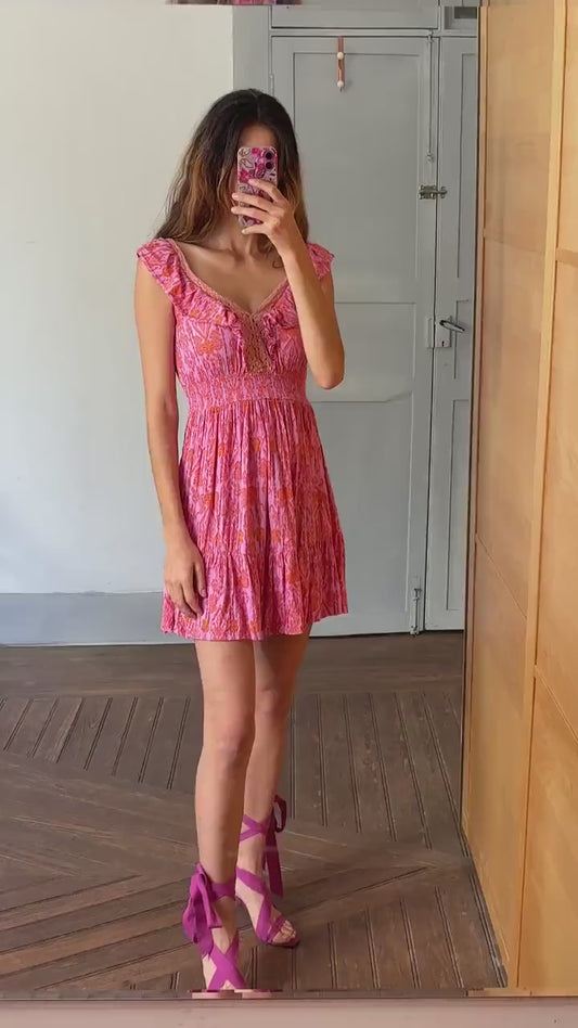 Boho ruffle mini dress, romantic summer look, vintage-inspired floral pink, deep V neckline, stretchy waist, size S