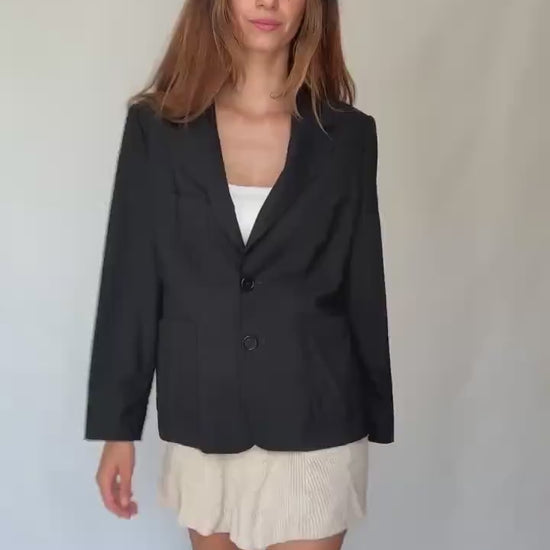 Síntesis black wool blazer in pure new wool US M, 3-button front with oversized pockets, lined in viscose, dark academia preppy look