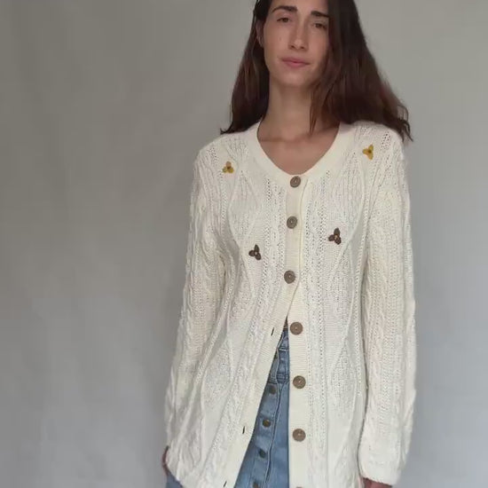 Vintage white cardigan with floral embroidery, Wool blend jumper, Cottagecore XL, cozy winter  layering