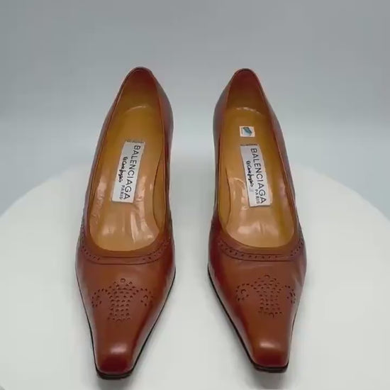Vintage Balenciaga brown leather heels, classic pump, EU 39, US 8