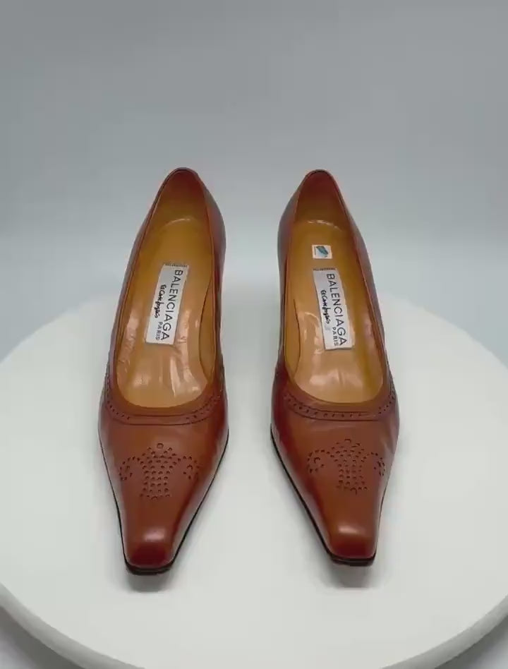 Vintage Balenciaga brown leather heels, classic pump, EU 39, US 8