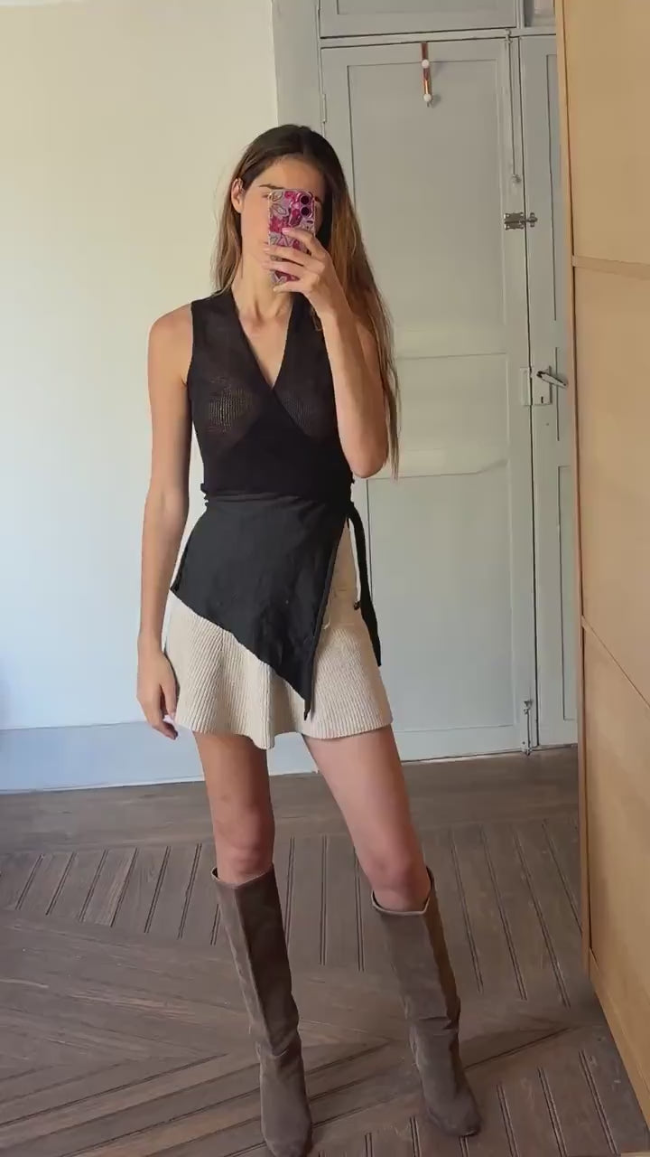 Vintage Sarah Pacini Black Linen Blend Camisole, Elegant Asymmetric Sleeveless Designer Top, Branded Knitwear, Versatile Classic Shirt