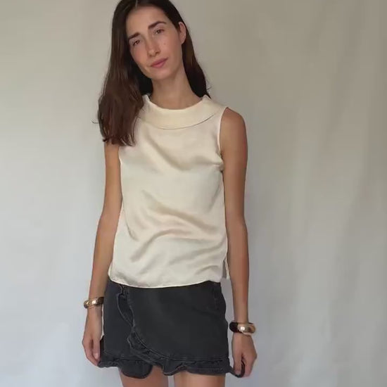 Luxe Talbots Petites cream sleeveless blouse, Elegant off-white satin feel top, Preppy neckline eggshell feminine camisole, size US 4P